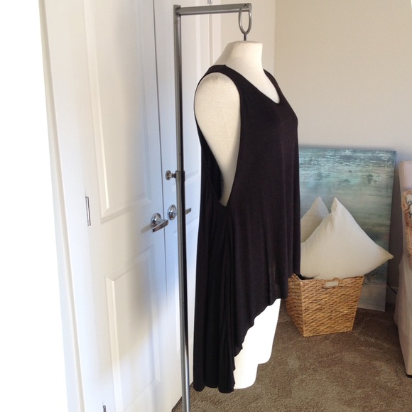 Asymmetric laser cut long top - Picture 6 of 8